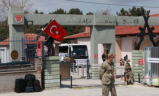 Burdur'da 33 asker virüse yakalandı