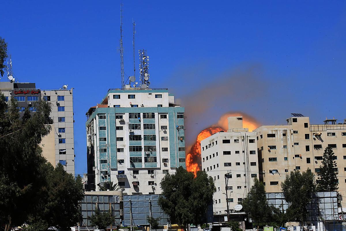 İsrail medya binasını vurdu, aydınlık korkusu
