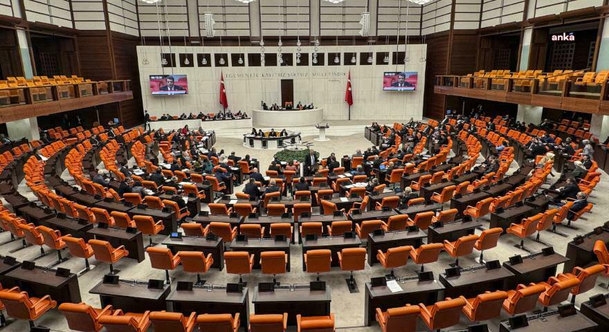 CHP'nin milletvekili sayısı 129'dan 125'e düştü..